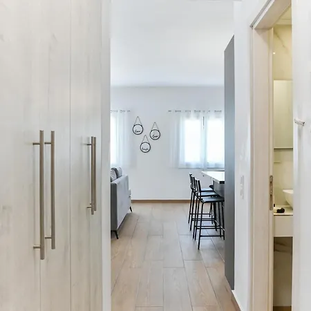 Middle Earth Apartment Mesongi